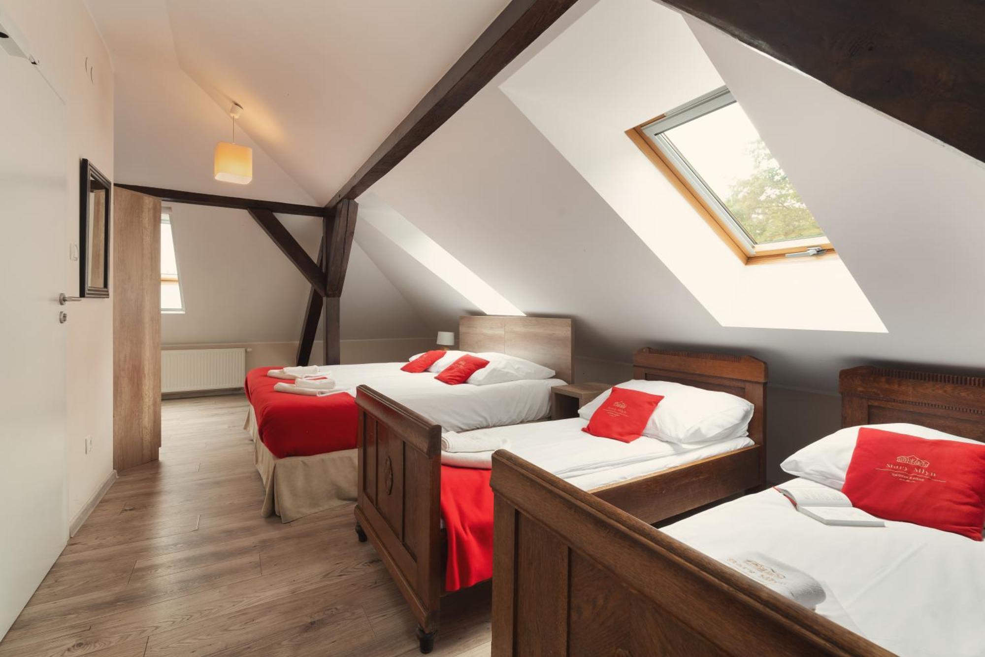 Stary Mlyn Strzeszyn Hotel Lubowo  Bilik gambar