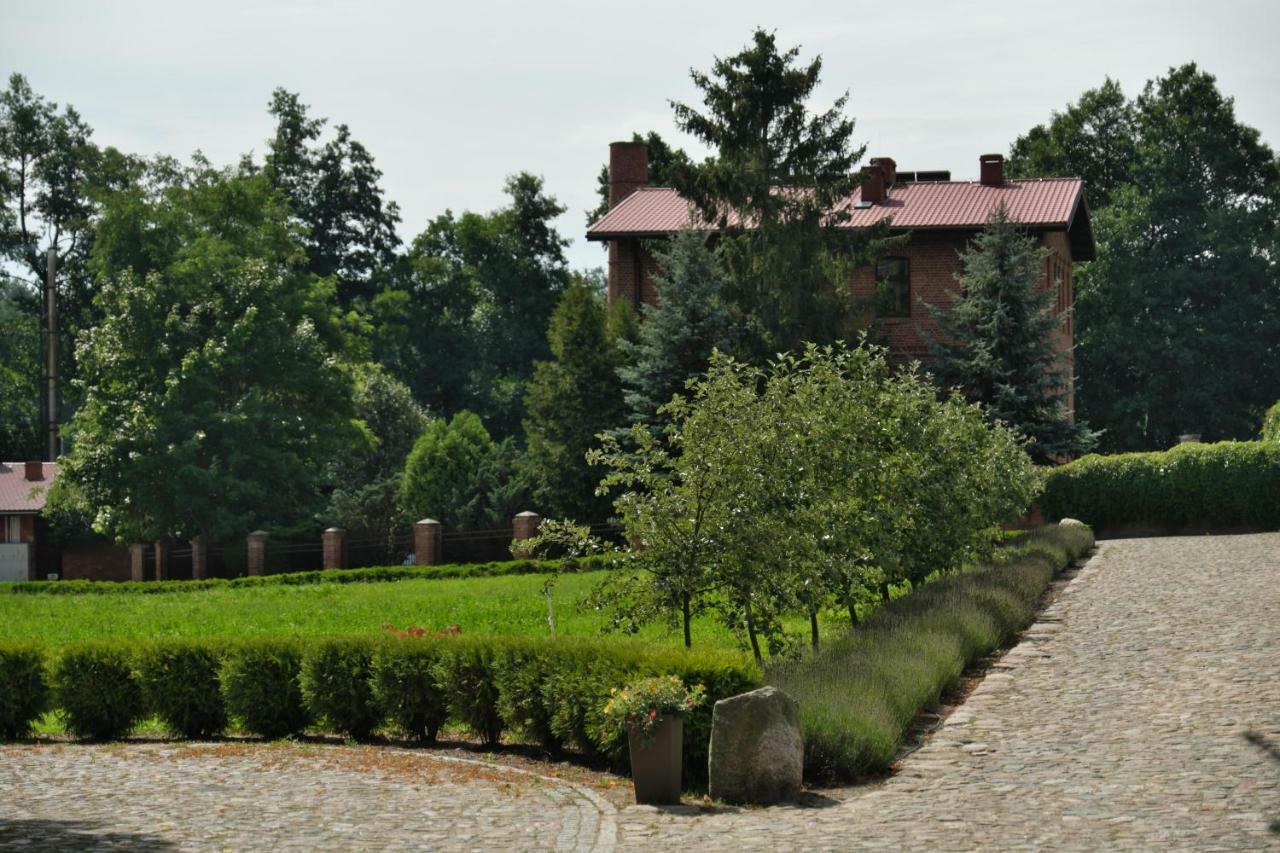 Stary Mlyn Strzeszyn Hotel Lubowo  Luaran gambar